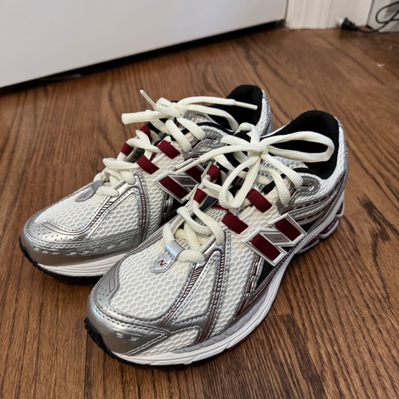 New Balance 1906R “Silver Metallic” - Women's 9/Men's 7 - Picture 7 of 12